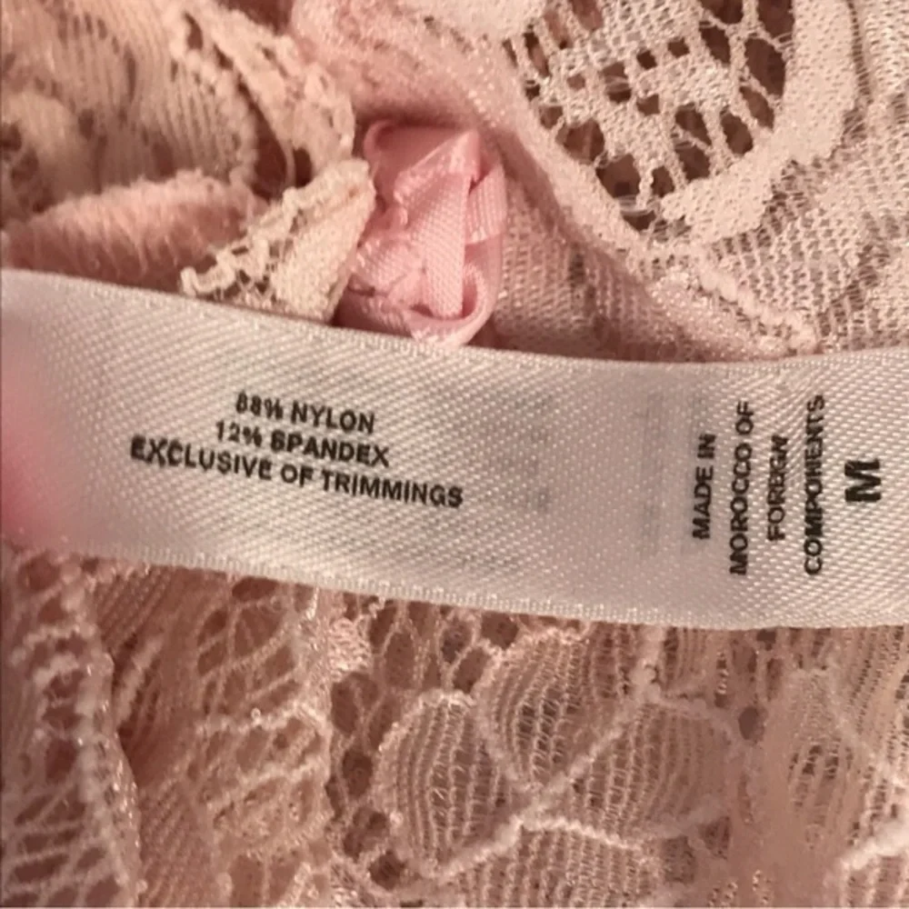 Victoria’s Secret Vintage Rose Pattern Lace‎ Tanga Panty Powder Pink size M
